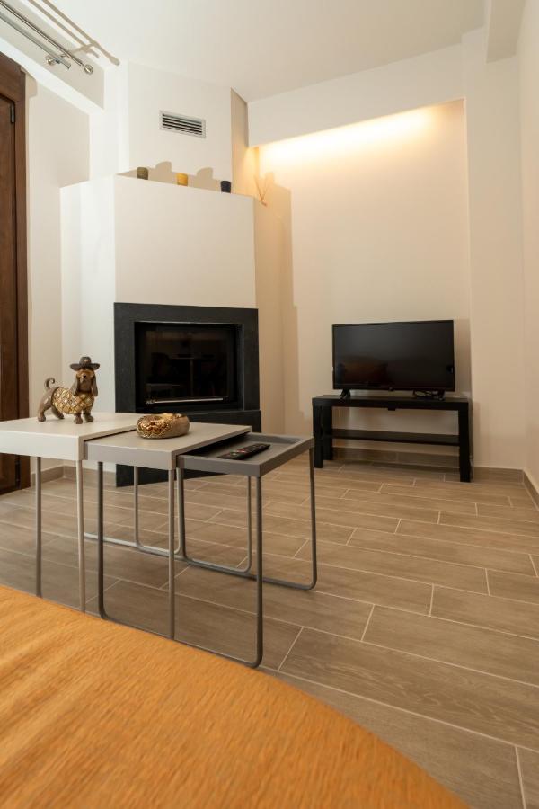 Comfy & Stylish Apt In Ioannina Appartement Buitenkant foto